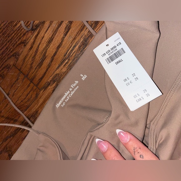 Abercrombie and Fitch cropped tank bundle - Picture 7 of 9